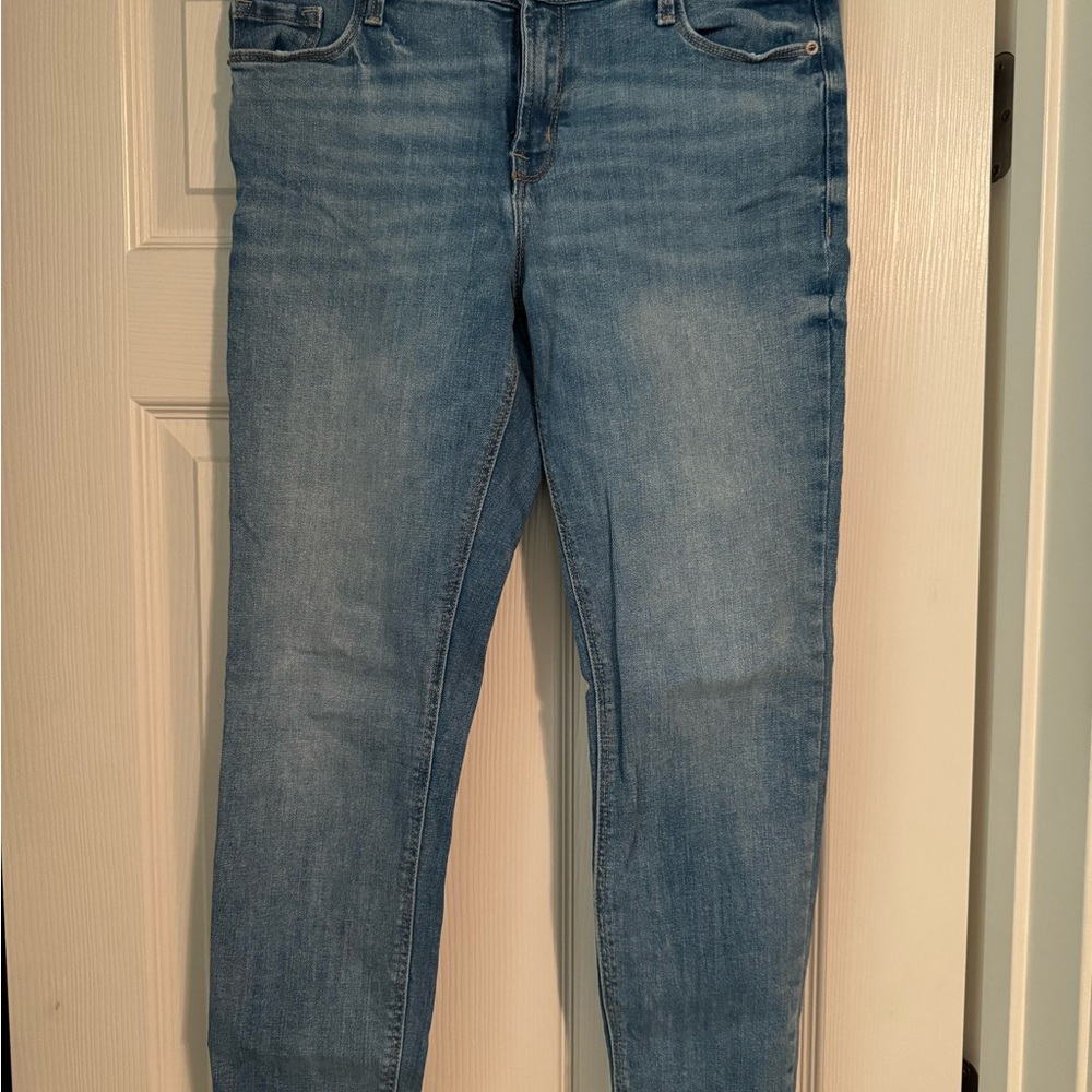 Old Navy Rockstar Super Skinny Jeans - Size 8